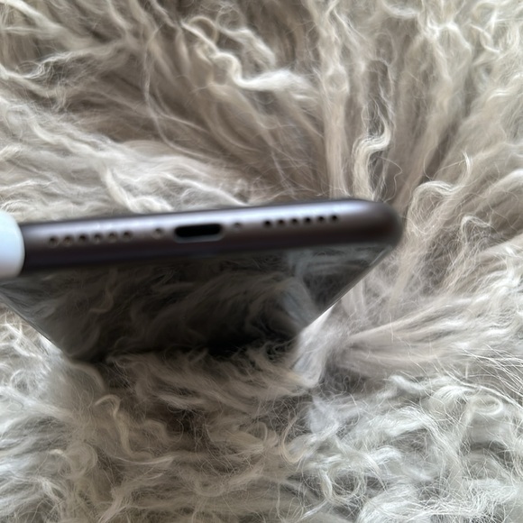 iPhone 11, Black, 64GB, Unlocked - Picture 7 of 8